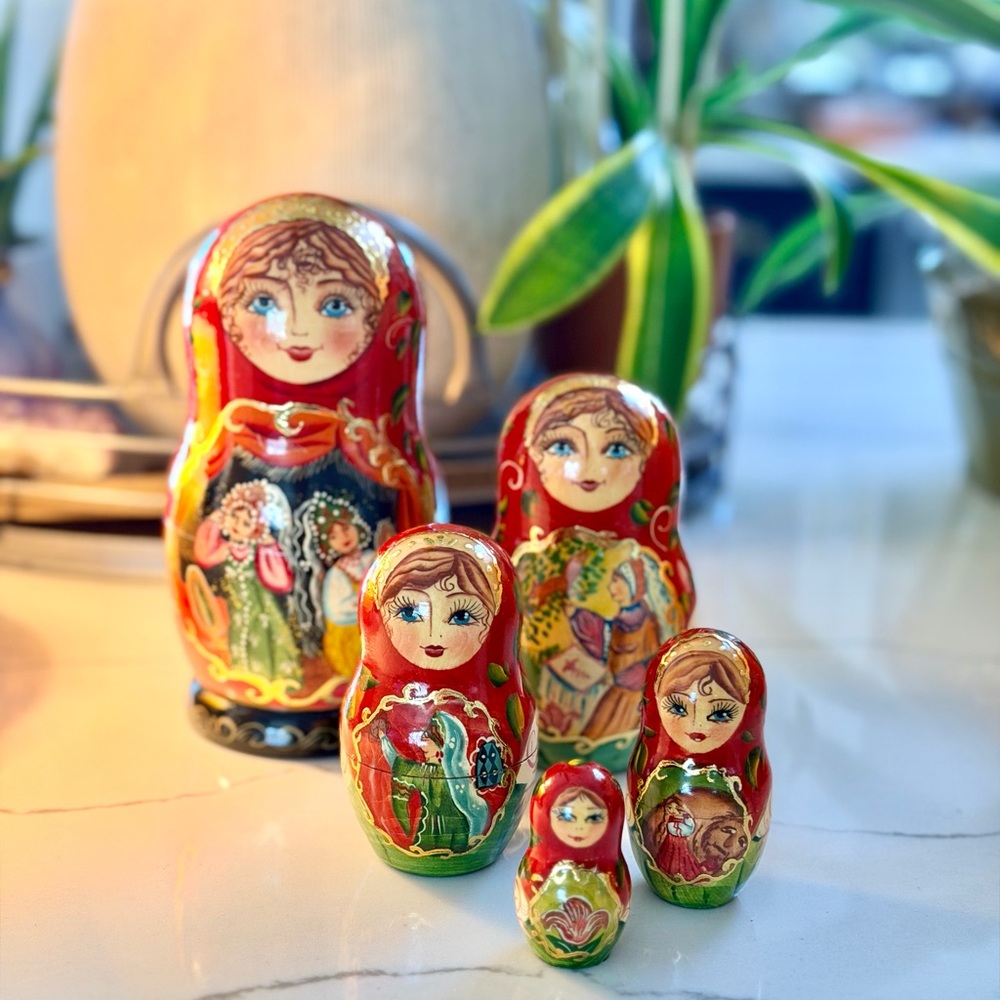Vintage Red and Green Matryoshka Nesting Dolls